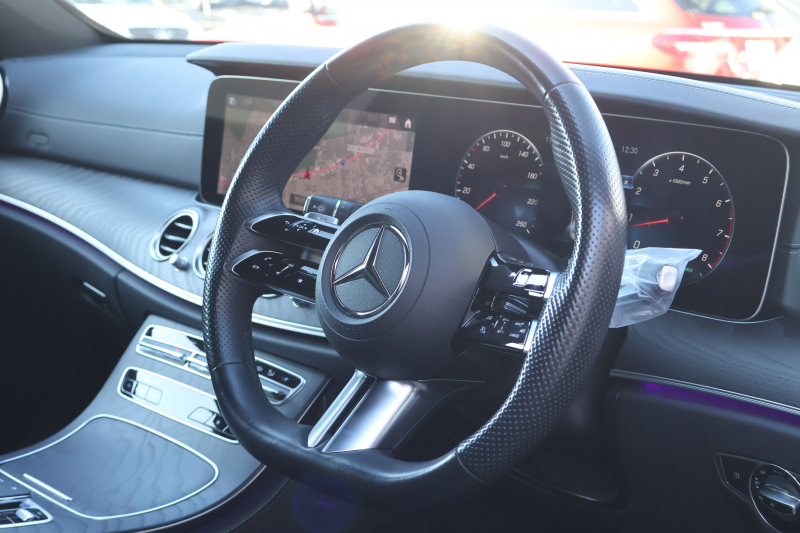 メルセデスベンツ Eクラス E200 ｽﾎﾟｰﾂ（BSG搭載ﾓﾃﾞﾙ）　後期型 AMGﾗｲﾝｲﾝﾃﾘｱPKG ｴｸｽｸﾙｰｼﾌﾞPKG ﾚｰﾀﾞｰｾｰﾌﾃｨPKG ﾊﾟﾉﾗﾏSR 黒ﾅｯﾊﾟ革 ｼｰﾄﾋｰﾀ MBUX ARﾅﾋﾞ地ﾃﾞｼﾞ  AppleCarPlay 360°ｶﾒﾗ Burmester ﾜｲﾔﾚｽﾁｬｰｼﾞﾝｸﾞ HUD PTS AMG19ｲﾝﾁAW　2年保証