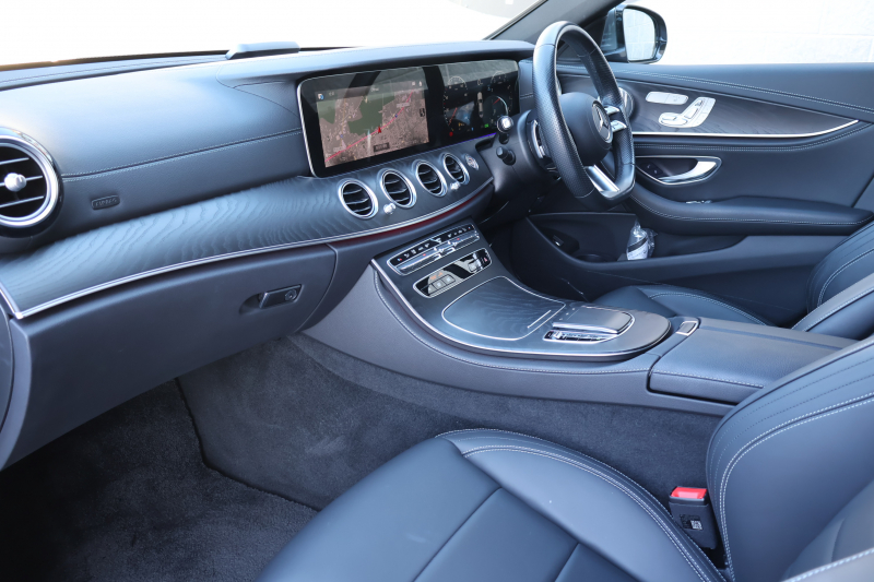 メルセデスベンツ Eクラス E200 ｽﾎﾟｰﾂ（BSG搭載ﾓﾃﾞﾙ）　後期型 AMGﾗｲﾝｲﾝﾃﾘｱPKG ｴｸｽｸﾙｰｼﾌﾞPKG ﾚｰﾀﾞｰｾｰﾌﾃｨPKG ﾊﾟﾉﾗﾏSR 黒ﾅｯﾊﾟ革 ｼｰﾄﾋｰﾀ MBUX ARﾅﾋﾞ地ﾃﾞｼﾞ  AppleCarPlay 360°ｶﾒﾗ Burmester ﾜｲﾔﾚｽﾁｬｰｼﾞﾝｸﾞ HUD PTS AMG19ｲﾝﾁAW　2年保証