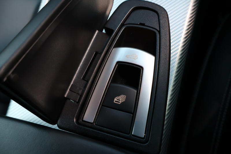 メルセデスベンツ SLCクラス SLC180 ｽﾎﾟｰﾂ ﾌｧｲﾅﾙｴﾃﾞｨｼｮﾝ　特別仕様車  AMGｽﾀｲﾘﾝｸﾞPKG ﾚｰﾀﾞｰｾｰﾌﾃｨPKG ﾏｼﾞｯｸｽｶｲｺﾝﾄﾛｰﾙﾊﾞﾘｵR ﾌﾞﾗｯｸ/ｼﾙﾊﾞｰﾂｰﾄｰﾝ革 ｼｰﾄﾋｰﾀｰ ｴｱｽｶｰﾌ 純正ﾅﾋﾞ地ﾃﾞｼﾞ Bﾓﾆﾀｰ  LEDﾍｯﾄﾞ AMGﾊﾟﾌｫｰﾏﾝｽｽﾃｱ 専用AMG18AW　2年保証