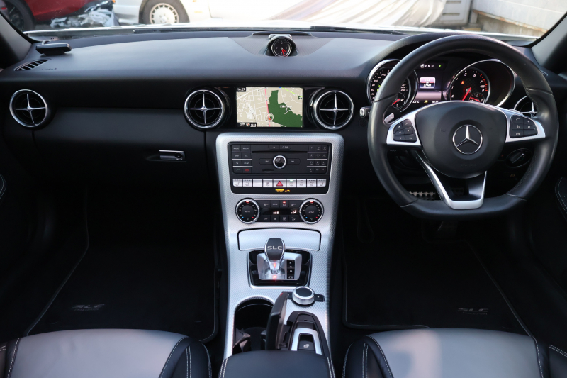 メルセデスベンツ SLCクラス SLC180 ｽﾎﾟｰﾂ ﾌｧｲﾅﾙｴﾃﾞｨｼｮﾝ　特別仕様車  AMGｽﾀｲﾘﾝｸﾞPKG ﾚｰﾀﾞｰｾｰﾌﾃｨPKG ﾏｼﾞｯｸｽｶｲｺﾝﾄﾛｰﾙﾊﾞﾘｵR ﾌﾞﾗｯｸ/ｼﾙﾊﾞｰﾂｰﾄｰﾝ革 ｼｰﾄﾋｰﾀｰ ｴｱｽｶｰﾌ 純正ﾅﾋﾞ地ﾃﾞｼﾞ Bﾓﾆﾀｰ  LEDﾍｯﾄﾞ AMGﾊﾟﾌｫｰﾏﾝｽｽﾃｱ 専用AMG18AW　2年保証