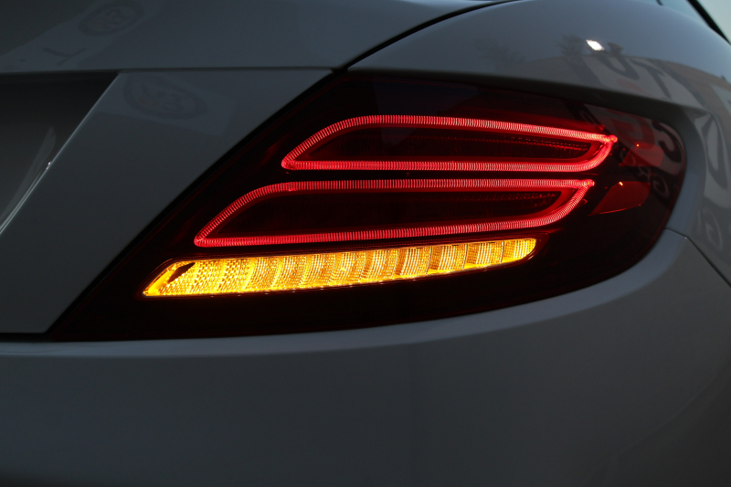 メルセデスベンツ SLCクラス SLC180 ｽﾎﾟｰﾂ ﾌｧｲﾅﾙｴﾃﾞｨｼｮﾝ　特別仕様車  AMGｽﾀｲﾘﾝｸﾞPKG ﾚｰﾀﾞｰｾｰﾌﾃｨPKG ﾏｼﾞｯｸｽｶｲｺﾝﾄﾛｰﾙﾊﾞﾘｵR ﾌﾞﾗｯｸ/ｼﾙﾊﾞｰﾂｰﾄｰﾝ革 ｼｰﾄﾋｰﾀｰ ｴｱｽｶｰﾌ 純正ﾅﾋﾞ地ﾃﾞｼﾞ Bﾓﾆﾀｰ  LEDﾍｯﾄﾞ AMGﾊﾟﾌｫｰﾏﾝｽｽﾃｱ 専用AMG18AW　2年保証