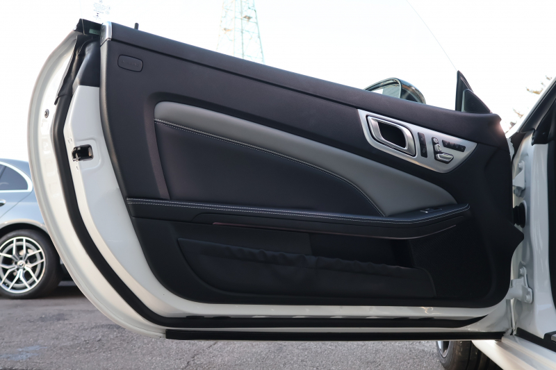 メルセデスベンツ SLCクラス SLC180 ｽﾎﾟｰﾂ ﾌｧｲﾅﾙｴﾃﾞｨｼｮﾝ　特別仕様車  AMGｽﾀｲﾘﾝｸﾞPKG ﾚｰﾀﾞｰｾｰﾌﾃｨPKG ﾏｼﾞｯｸｽｶｲｺﾝﾄﾛｰﾙﾊﾞﾘｵR ﾌﾞﾗｯｸ/ｼﾙﾊﾞｰﾂｰﾄｰﾝ革 ｼｰﾄﾋｰﾀｰ ｴｱｽｶｰﾌ 純正ﾅﾋﾞ地ﾃﾞｼﾞ Bﾓﾆﾀｰ  LEDﾍｯﾄﾞ AMGﾊﾟﾌｫｰﾏﾝｽｽﾃｱ 専用AMG18AW　2年保証