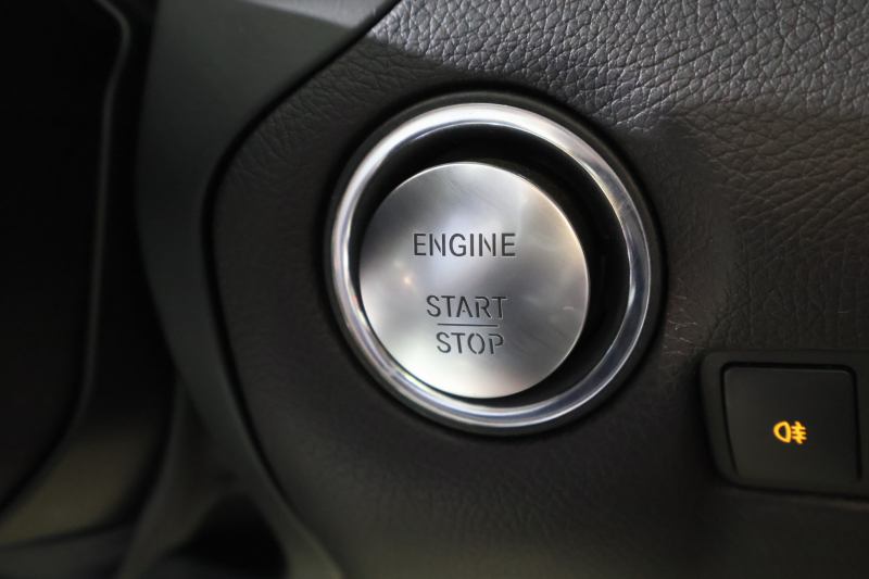 メルセデスベンツ SLCクラス SLC180 ｽﾎﾟｰﾂ ﾌｧｲﾅﾙｴﾃﾞｨｼｮﾝ　特別仕様車  AMGｽﾀｲﾘﾝｸﾞPKG ﾚｰﾀﾞｰｾｰﾌﾃｨPKG ﾏｼﾞｯｸｽｶｲｺﾝﾄﾛｰﾙﾊﾞﾘｵR ﾌﾞﾗｯｸ/ｼﾙﾊﾞｰﾂｰﾄｰﾝ革 ｼｰﾄﾋｰﾀｰ ｴｱｽｶｰﾌ 純正ﾅﾋﾞ地ﾃﾞｼﾞ Bﾓﾆﾀｰ  LEDﾍｯﾄﾞ AMGﾊﾟﾌｫｰﾏﾝｽｽﾃｱ 専用AMG18AW　2年保証