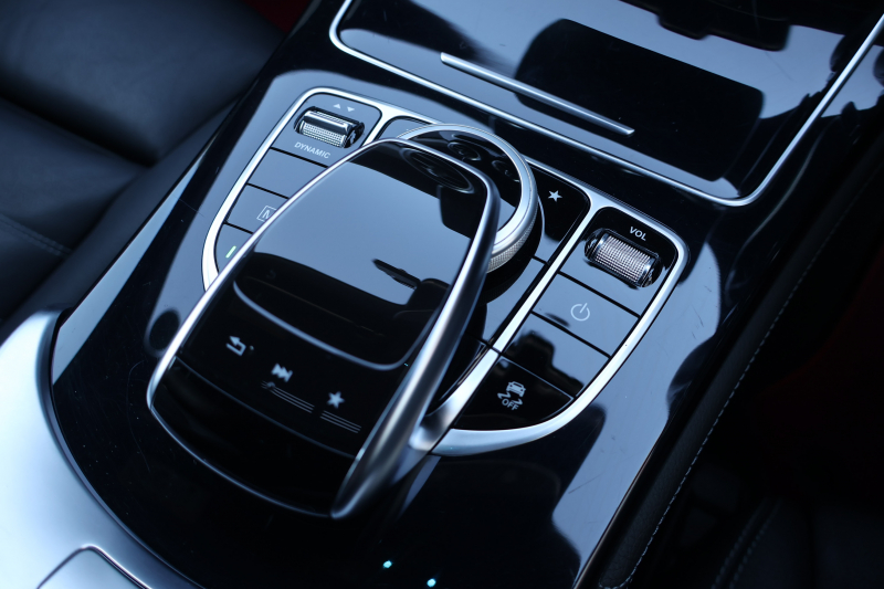 メルセデスベンツ GLCクーペ GLC250 4MATIC ｸｰﾍﾟ ｽﾎﾟｰﾂ(本革仕様)　AMGｽﾀｲﾘﾝｸﾞPKG ｴｱﾊﾞﾗﾝｽPKG ﾚｰﾀﾞｰｾｰﾌﾃｨPKG  ｶﾞﾗｽSR 黒革ｼｰﾄ ｼｰﾄﾋｰﾀｰ ｷｰﾚｽGO 純正ﾅﾋﾞ地ﾃﾞｼﾞ 360度ｶﾒﾗｼｽﾃﾑ Burmester  電動Rｹﾞｰﾄ ﾌｯﾄﾄﾗﾝｸOP LEDﾍｯﾄﾞﾗｲﾄ PTS AMG19ｲﾝﾁAW　2年保証