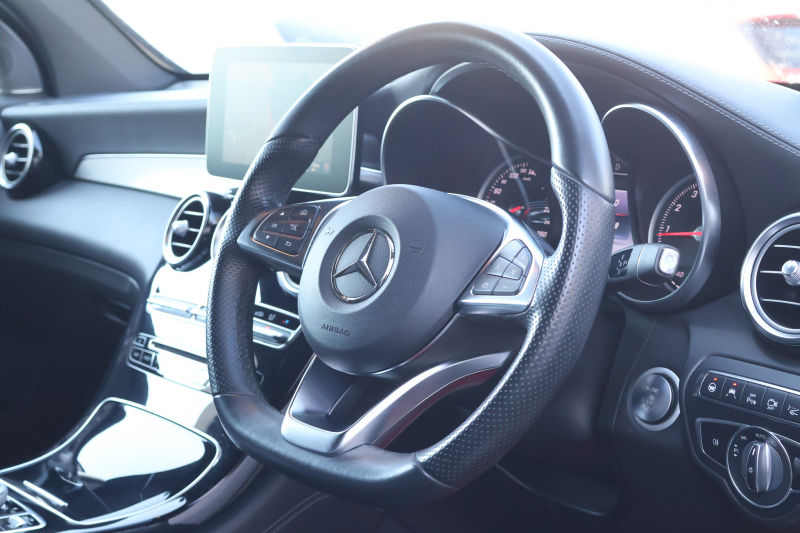 メルセデスベンツ GLCクーペ GLC250 4MATIC ｸｰﾍﾟ ｽﾎﾟｰﾂ(本革仕様)　AMGｽﾀｲﾘﾝｸﾞPKG ｴｱﾊﾞﾗﾝｽPKG ﾚｰﾀﾞｰｾｰﾌﾃｨPKG  ｶﾞﾗｽSR 黒革ｼｰﾄ ｼｰﾄﾋｰﾀｰ ｷｰﾚｽGO 純正ﾅﾋﾞ地ﾃﾞｼﾞ 360度ｶﾒﾗｼｽﾃﾑ Burmester  電動Rｹﾞｰﾄ ﾌｯﾄﾄﾗﾝｸOP LEDﾍｯﾄﾞﾗｲﾄ PTS AMG19ｲﾝﾁAW　2年保証