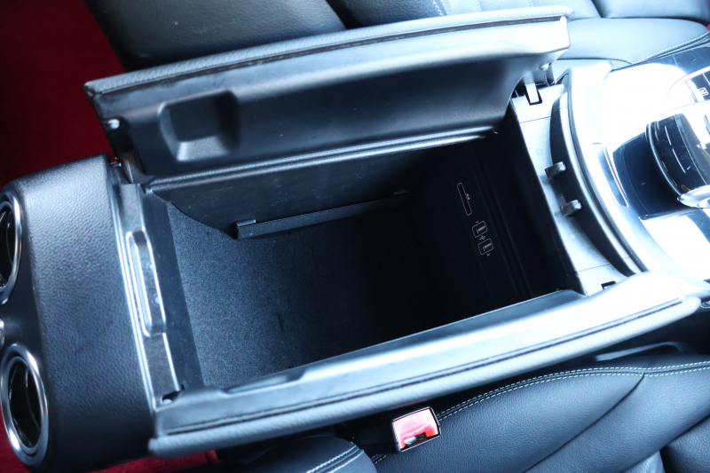 メルセデスベンツ GLCクーペ GLC250 4MATIC ｸｰﾍﾟ ｽﾎﾟｰﾂ(本革仕様)　AMGｽﾀｲﾘﾝｸﾞPKG ｴｱﾊﾞﾗﾝｽPKG ﾚｰﾀﾞｰｾｰﾌﾃｨPKG  ｶﾞﾗｽSR 黒革ｼｰﾄ ｼｰﾄﾋｰﾀｰ ｷｰﾚｽGO 純正ﾅﾋﾞ地ﾃﾞｼﾞ 360度ｶﾒﾗｼｽﾃﾑ Burmester  電動Rｹﾞｰﾄ ﾌｯﾄﾄﾗﾝｸOP LEDﾍｯﾄﾞﾗｲﾄ PTS AMG19ｲﾝﾁAW　2年保証