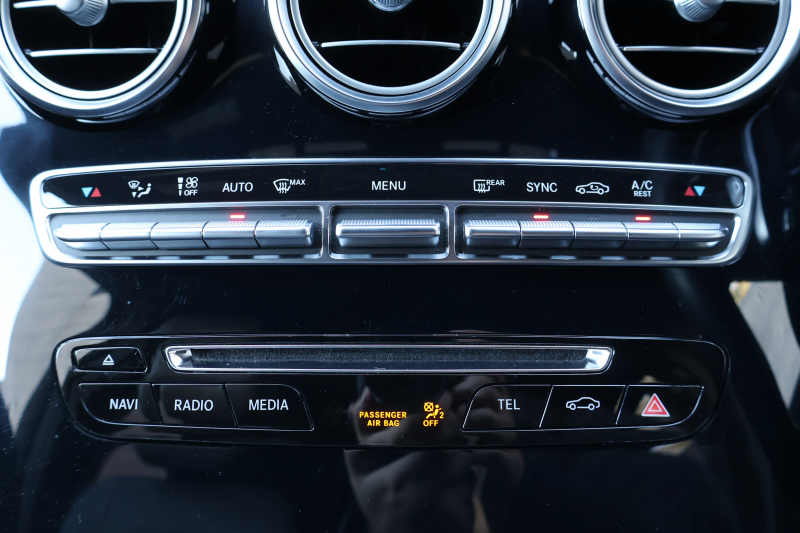 メルセデスベンツ GLCクーペ GLC250 4MATIC ｸｰﾍﾟ ｽﾎﾟｰﾂ(本革仕様)　AMGｽﾀｲﾘﾝｸﾞPKG ｴｱﾊﾞﾗﾝｽPKG ﾚｰﾀﾞｰｾｰﾌﾃｨPKG  ｶﾞﾗｽSR 黒革ｼｰﾄ ｼｰﾄﾋｰﾀｰ ｷｰﾚｽGO 純正ﾅﾋﾞ地ﾃﾞｼﾞ 360度ｶﾒﾗｼｽﾃﾑ Burmester  電動Rｹﾞｰﾄ ﾌｯﾄﾄﾗﾝｸOP LEDﾍｯﾄﾞﾗｲﾄ PTS AMG19ｲﾝﾁAW　2年保証