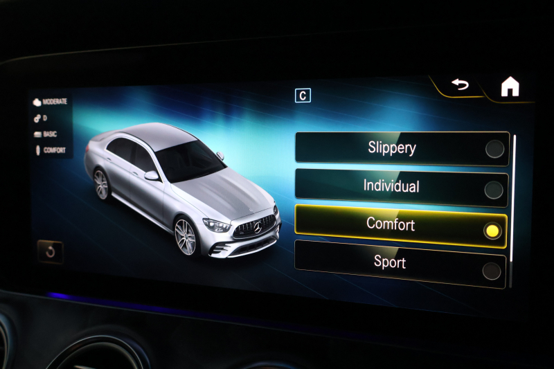 AMG Eクラス E53 4MATIC+(ISG搭載ﾓﾃﾞﾙ)　後期型 ｴｸｽｸﾙｰｼﾌﾞPKG ｴﾅｼﾞｬｲｼﾞﾝｸﾞPKGﾌﾟﾗｽ ｴｱﾊﾞﾗﾝｽPKG ﾚｰﾀﾞｰｾｰﾌﾃｨPKG ﾊﾟﾉﾗﾏSR 黒ﾅｯﾊﾟ革 ｼｰﾄﾋｰﾀ ﾍﾞﾝﾁﾚｰﾀ 純正ﾅﾋﾞ地ﾃﾞｼﾞ 360°ｶﾒﾗ MBUX Burmester Applecarplay HUD PTS AMG20ｲﾝﾁAW　新車保証