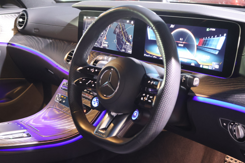 AMG Eクラス E53 4MATIC+(ISG搭載ﾓﾃﾞﾙ)　後期型 ｴｸｽｸﾙｰｼﾌﾞPKG ｴﾅｼﾞｬｲｼﾞﾝｸﾞPKGﾌﾟﾗｽ ｴｱﾊﾞﾗﾝｽPKG ﾚｰﾀﾞｰｾｰﾌﾃｨPKG ﾊﾟﾉﾗﾏSR 黒ﾅｯﾊﾟ革 ｼｰﾄﾋｰﾀ ﾍﾞﾝﾁﾚｰﾀ 純正ﾅﾋﾞ地ﾃﾞｼﾞ 360°ｶﾒﾗ MBUX Burmester Applecarplay HUD PTS AMG20ｲﾝﾁAW　新車保証