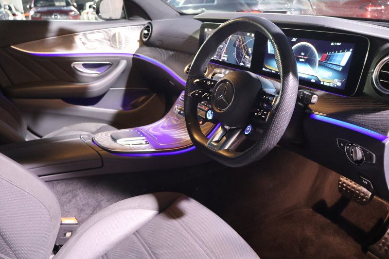 AMG Eクラス E53 4MATIC+(ISG搭載ﾓﾃﾞﾙ)　後期型 ｴｸｽｸﾙｰｼﾌﾞPKG ｴﾅｼﾞｬｲｼﾞﾝｸﾞPKGﾌﾟﾗｽ ｴｱﾊﾞﾗﾝｽPKG ﾚｰﾀﾞｰｾｰﾌﾃｨPKG ﾊﾟﾉﾗﾏSR 黒ﾅｯﾊﾟ革 ｼｰﾄﾋｰﾀ ﾍﾞﾝﾁﾚｰﾀ 純正ﾅﾋﾞ地ﾃﾞｼﾞ 360°ｶﾒﾗ MBUX Burmester Applecarplay HUD PTS AMG20ｲﾝﾁAW　新車保証