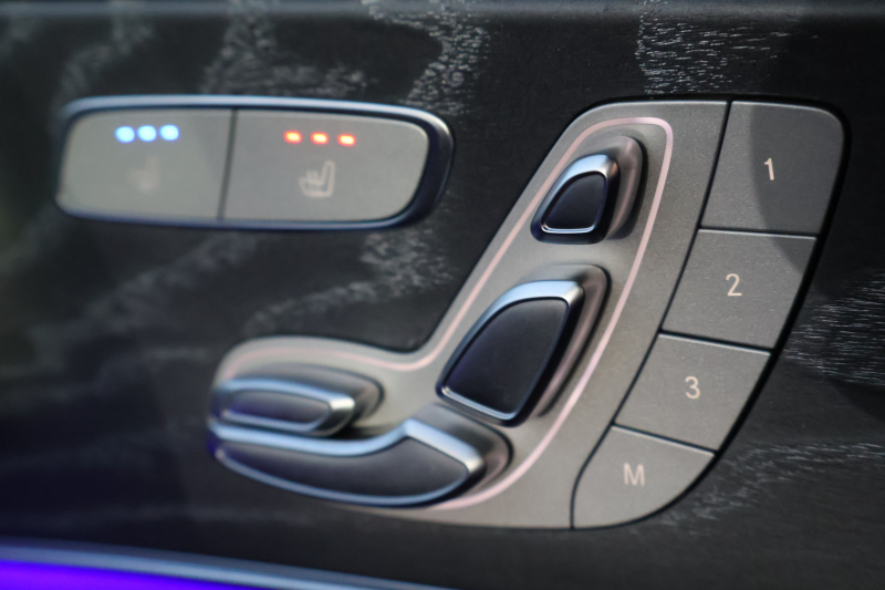 AMG Eクラス E53 4MATIC+(ISG搭載ﾓﾃﾞﾙ)　後期型 ｴｸｽｸﾙｰｼﾌﾞPKG ｴﾅｼﾞｬｲｼﾞﾝｸﾞPKGﾌﾟﾗｽ ｴｱﾊﾞﾗﾝｽPKG ﾚｰﾀﾞｰｾｰﾌﾃｨPKG ﾊﾟﾉﾗﾏSR 黒ﾅｯﾊﾟ革 ｼｰﾄﾋｰﾀ ﾍﾞﾝﾁﾚｰﾀ 純正ﾅﾋﾞ地ﾃﾞｼﾞ 360°ｶﾒﾗ MBUX Burmester Applecarplay HUD PTS AMG20ｲﾝﾁAW　新車保証