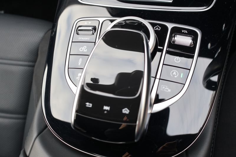 AMG Eクラス E43 4MATIC ｽﾃｰｼｮﾝﾜｺﾞﾝ　ｴｸｽｸﾙｰｼﾌﾞPKG ﾚｰﾀﾞｰｾｰﾌﾃｨPKG ｴｱﾊﾞﾗﾝｽPKG ﾊﾟﾉﾗﾏSR 黒ﾅｯﾊﾟ革 ｼｰﾄﾋｰﾀｰ ﾍﾞﾝﾁﾚｰﾀｰ 純正ﾅﾋﾞ地ﾃﾞｼﾞ 360°ｶﾒﾗ Burmesterｻﾗｳﾝﾄﾞ Applecarplay Android Auto 電動Rｹﾞｰﾄ HUD PTS AMG20ｲﾝﾁAW　2年保証