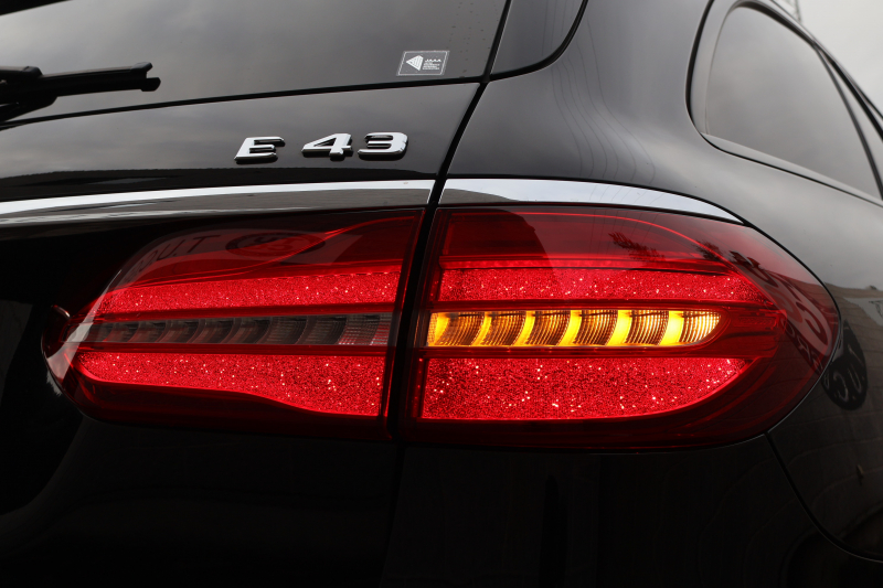 AMG Eクラス E43 4MATIC ｽﾃｰｼｮﾝﾜｺﾞﾝ　ｴｸｽｸﾙｰｼﾌﾞPKG ﾚｰﾀﾞｰｾｰﾌﾃｨPKG ｴｱﾊﾞﾗﾝｽPKG ﾊﾟﾉﾗﾏSR 黒ﾅｯﾊﾟ革 ｼｰﾄﾋｰﾀｰ ﾍﾞﾝﾁﾚｰﾀｰ 純正ﾅﾋﾞ地ﾃﾞｼﾞ 360°ｶﾒﾗ Burmesterｻﾗｳﾝﾄﾞ Applecarplay Android Auto 電動Rｹﾞｰﾄ HUD PTS AMG20ｲﾝﾁAW　2年保証