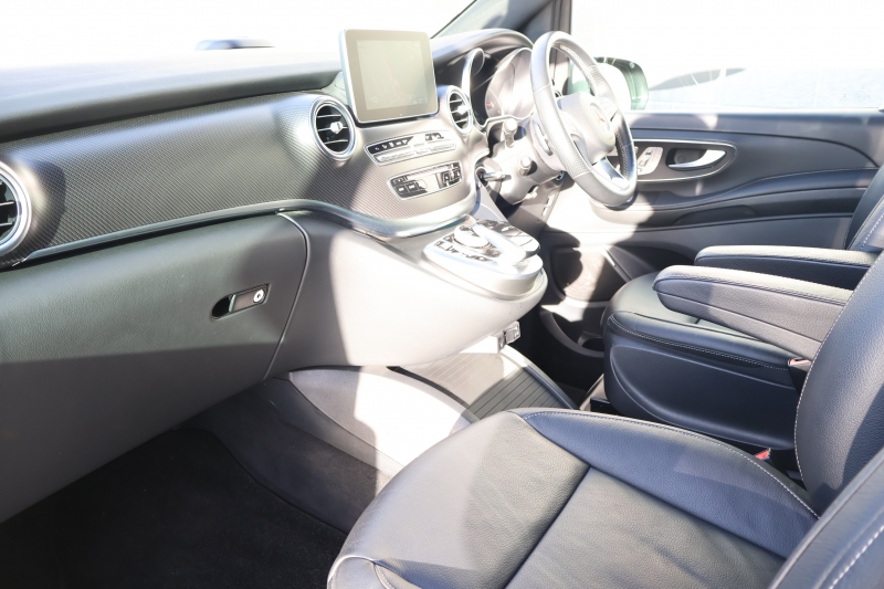 メルセデスベンツ Vクラス V220d ｽﾎﾟｰﾂ ﾛﾝｸﾞ　AMGﾃﾞｻﾞｲﾝｴｸｽﾃﾘｱ ﾚｰﾀﾞｰｾｰﾌﾃｨPKG 1ｵｰﾅｰ ﾊﾟﾉﾗﾏSR 黒革ｼｰﾄ  ｼｰﾄﾋｰﾀ 純正ﾅﾋﾞ地ﾃﾞｼﾞ 360度ｶﾒﾗ Burmesterｻﾗｳﾝﾄﾞ 電動Rｹﾞｰﾄ 電動ﾃﾞｭｱﾙｽﾗｲﾄﾞﾄﾞｱ ｶﾛｯﾂｪﾘｱ製Rﾓﾆﾀｰ  AMG19ｲﾝﾁAW　2年保証