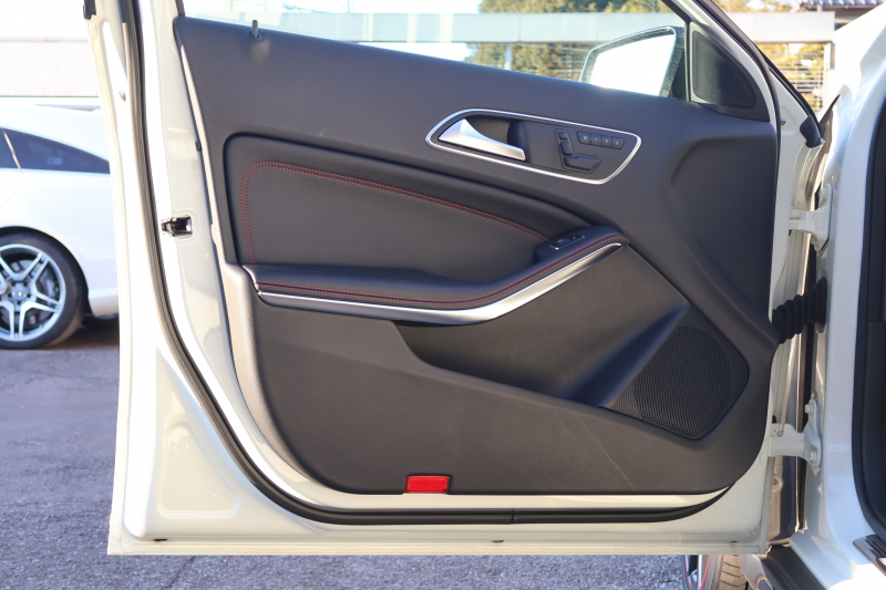 AMG GLA GLA45 AMG 4MATIC Edition1　特別仕様車 専用ｴｱﾛﾊﾟｰﾂ  専用ｻｲﾄﾞﾃﾞｶｰﾙ ﾚｰﾀﾞｰｾｰﾌﾃｨPKG AMGﾊﾟﾌｫｰﾏﾝｽｼｰﾄ AMGﾊﾟﾌｫｰﾏﾝｽｽﾃｱ ﾒﾓﾘｰ機能付ﾊﾟﾜｰｼｰﾄ ｼｰﾄﾋｰﾀｰ 純正ﾅﾋﾞ地ﾃﾞｼﾞ Bﾓﾆﾀｰ 電動Rｹﾞｰﾄ ｷｾﾉﾝﾍｯﾄﾞ PTS AMG20AW　2年保証