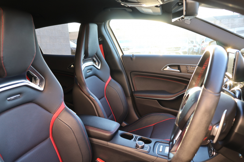 AMG GLA GLA45 AMG 4MATIC Edition1　特別仕様車 専用ｴｱﾛﾊﾟｰﾂ  専用ｻｲﾄﾞﾃﾞｶｰﾙ ﾚｰﾀﾞｰｾｰﾌﾃｨPKG AMGﾊﾟﾌｫｰﾏﾝｽｼｰﾄ AMGﾊﾟﾌｫｰﾏﾝｽｽﾃｱ ﾒﾓﾘｰ機能付ﾊﾟﾜｰｼｰﾄ ｼｰﾄﾋｰﾀｰ 純正ﾅﾋﾞ地ﾃﾞｼﾞ Bﾓﾆﾀｰ 電動Rｹﾞｰﾄ ｷｾﾉﾝﾍｯﾄﾞ PTS AMG20AW　2年保証