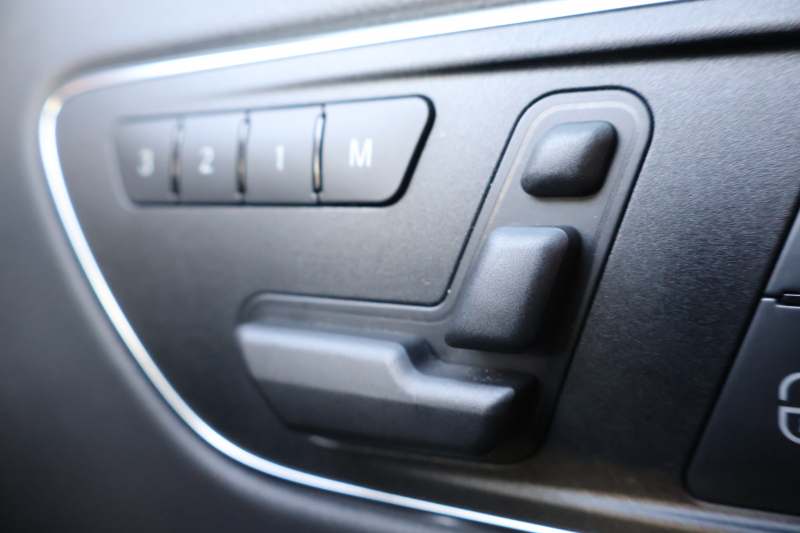 AMG GLA GLA45 AMG 4MATIC Edition1　特別仕様車 専用ｴｱﾛﾊﾟｰﾂ  専用ｻｲﾄﾞﾃﾞｶｰﾙ ﾚｰﾀﾞｰｾｰﾌﾃｨPKG AMGﾊﾟﾌｫｰﾏﾝｽｼｰﾄ AMGﾊﾟﾌｫｰﾏﾝｽｽﾃｱ ﾒﾓﾘｰ機能付ﾊﾟﾜｰｼｰﾄ ｼｰﾄﾋｰﾀｰ 純正ﾅﾋﾞ地ﾃﾞｼﾞ Bﾓﾆﾀｰ 電動Rｹﾞｰﾄ ｷｾﾉﾝﾍｯﾄﾞ PTS AMG20AW　2年保証