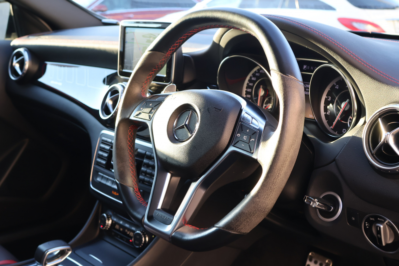 AMG GLA GLA45 AMG 4MATIC Edition1　特別仕様車 専用ｴｱﾛﾊﾟｰﾂ  専用ｻｲﾄﾞﾃﾞｶｰﾙ ﾚｰﾀﾞｰｾｰﾌﾃｨPKG AMGﾊﾟﾌｫｰﾏﾝｽｼｰﾄ AMGﾊﾟﾌｫｰﾏﾝｽｽﾃｱ ﾒﾓﾘｰ機能付ﾊﾟﾜｰｼｰﾄ ｼｰﾄﾋｰﾀｰ 純正ﾅﾋﾞ地ﾃﾞｼﾞ Bﾓﾆﾀｰ 電動Rｹﾞｰﾄ ｷｾﾉﾝﾍｯﾄﾞ PTS AMG20AW　2年保証