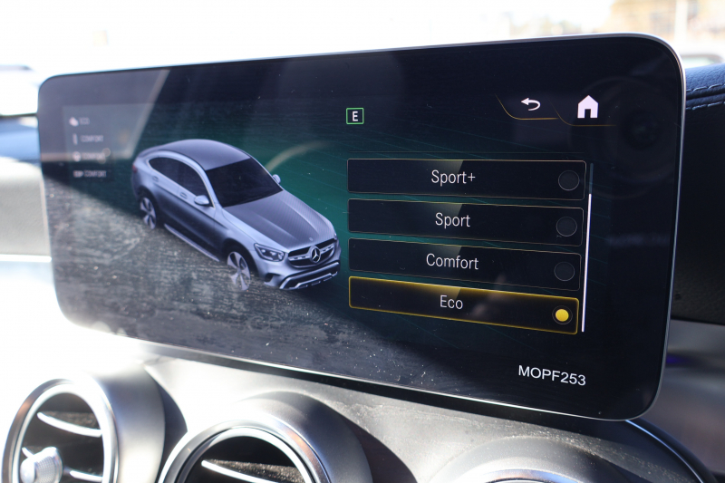 メルセデスベンツ GLCクーペ GLC220d 4MATIC ｸｰﾍﾟ AMGﾗｲﾝ　後期型 ﾚｻﾞｰｴｸｽｸﾙｰｼﾌﾞPKG ﾚｰﾀﾞｰｾｰﾌﾃｨPKG ｴｱﾊﾞﾗﾝｽPKG ｶﾞﾗｽSR 黒革 ｼｰﾄﾋｰﾀ ﾍﾞﾝﾁﾚｰﾀ MBUX 純正10.25ｲﾝﾁﾅﾋﾞ地ﾃﾞｼﾞ ｺｯｸﾋﾟｯﾄDisp 360°ｶﾒﾗ Burmester 電動Rｹﾞｰﾄ HUD AMG19ｲﾝﾁAW　2年保証