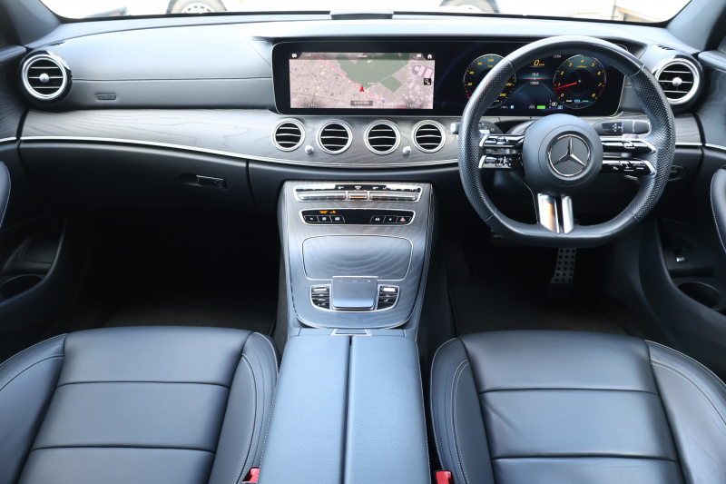 メルセデスベンツ Eクラス E200 ｽﾃｰｼｮﾝﾜｺﾞﾝｽﾎﾟｰﾂ（BSG搭載ﾓﾃﾞﾙ）　後期型 AMGﾗｲﾝｲﾝﾃﾘｱPKG ｴｸｽｸﾙｰｼﾌﾞPKG ﾚｰﾀﾞｰｾｰﾌﾃｨPKG ﾊﾟﾉﾗﾏSR 黒ﾅｯﾊﾟ革 ｼｰﾄﾋｰﾀ MBUX ARﾅﾋﾞ地ﾃﾞｼﾞ  360°ｶﾒﾗ Burmester ﾌｯﾄﾄﾗﾝｸOP ﾜｲﾔﾚｽﾁｬｰｼﾞﾝｸﾞ HUD PTS AMG19ｲﾝﾁAW　2年保証