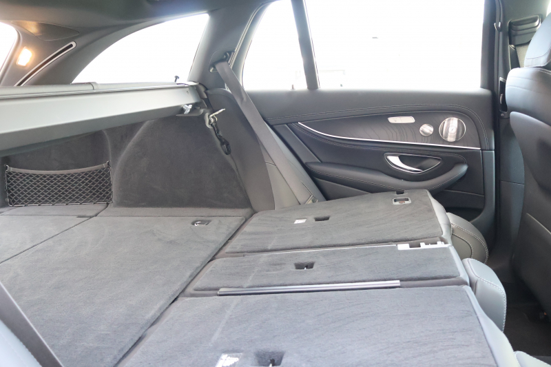 メルセデスベンツ Eクラス E200 ｽﾃｰｼｮﾝﾜｺﾞﾝｽﾎﾟｰﾂ（BSG搭載ﾓﾃﾞﾙ）　後期型 AMGﾗｲﾝｲﾝﾃﾘｱPKG ｴｸｽｸﾙｰｼﾌﾞPKG ﾚｰﾀﾞｰｾｰﾌﾃｨPKG ﾊﾟﾉﾗﾏSR 黒ﾅｯﾊﾟ革 ｼｰﾄﾋｰﾀ MBUX ARﾅﾋﾞ地ﾃﾞｼﾞ  360°ｶﾒﾗ Burmester ﾌｯﾄﾄﾗﾝｸOP ﾜｲﾔﾚｽﾁｬｰｼﾞﾝｸﾞ HUD PTS AMG19ｲﾝﾁAW　2年保証