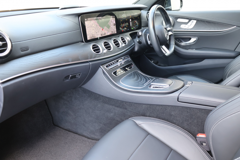 メルセデスベンツ Eクラス E200 ｽﾃｰｼｮﾝﾜｺﾞﾝｽﾎﾟｰﾂ（BSG搭載ﾓﾃﾞﾙ）　後期型 AMGﾗｲﾝｲﾝﾃﾘｱPKG ｴｸｽｸﾙｰｼﾌﾞPKG ﾚｰﾀﾞｰｾｰﾌﾃｨPKG ﾊﾟﾉﾗﾏSR 黒ﾅｯﾊﾟ革 ｼｰﾄﾋｰﾀ MBUX ARﾅﾋﾞ地ﾃﾞｼﾞ  360°ｶﾒﾗ Burmester ﾌｯﾄﾄﾗﾝｸOP ﾜｲﾔﾚｽﾁｬｰｼﾞﾝｸﾞ HUD PTS AMG19ｲﾝﾁAW　2年保証