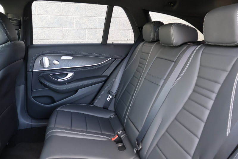 メルセデスベンツ Eクラス E200 ｽﾃｰｼｮﾝﾜｺﾞﾝｽﾎﾟｰﾂ（BSG搭載ﾓﾃﾞﾙ）　後期型 AMGﾗｲﾝｲﾝﾃﾘｱPKG ｴｸｽｸﾙｰｼﾌﾞPKG ﾚｰﾀﾞｰｾｰﾌﾃｨPKG ﾊﾟﾉﾗﾏSR 黒ﾅｯﾊﾟ革 ｼｰﾄﾋｰﾀ MBUX ARﾅﾋﾞ地ﾃﾞｼﾞ  360°ｶﾒﾗ Burmester ﾌｯﾄﾄﾗﾝｸOP ﾜｲﾔﾚｽﾁｬｰｼﾞﾝｸﾞ HUD PTS AMG19ｲﾝﾁAW　2年保証