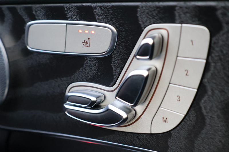 メルセデスベンツ Cクラス C220d ｽﾃｰｼｮﾝﾜｺﾞﾝ AVG AMGﾗｲﾝ 　後期型 AMGｽﾀｲﾘﾝｸﾞPKG ﾚｰﾀﾞｰｾｰﾌﾃｨPKG ｴｱﾊﾞﾗﾝｽPKG ﾊﾟﾉﾗﾐｯｸSR 黒革 ｼｰﾄﾋｰﾀ 純正10.25ｲﾝﾁﾅﾋﾞ地ﾃﾞｼﾞ ｺｯｸﾋﾟｯﾄDisp AppleCarPlay Burmesterｻﾗｳﾝﾄﾞ Bﾓﾆﾀｰ 電動Rｹﾞｰﾄ ﾌｯﾄﾄﾗﾝｸOP AMG18ｲﾝﾁAW　2年保証