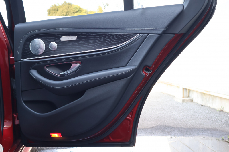 メルセデスベンツ Eクラス E220d AVG AMGﾗｲﾝ　ﾚｻﾞｰｴｸｽｸﾙｰｼﾌﾞPKG ﾚｰﾀﾞｰｾｰﾌﾃｨPKG ｴｱﾊﾞﾗﾝｽPKG ﾊﾟﾉﾗﾏSR 黒ﾅｯﾊﾟ革 ｼｰﾄﾋｰﾀｰ 純正ﾅﾋﾞ地ﾃﾞｼﾞ 360°ｶﾒﾗ Burmesterｻﾗｳﾝﾄﾞ Applecarplay Android Auto 電動Rｹﾞｰﾄ HUD PTS AMG19AW　2年保証