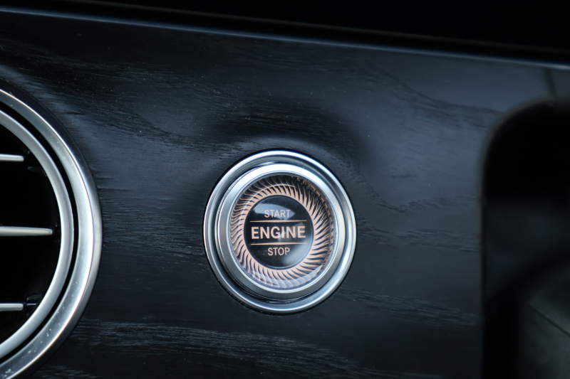 メルセデスベンツ Eクラス E220d AVG AMGﾗｲﾝ　ﾚｻﾞｰｴｸｽｸﾙｰｼﾌﾞPKG ﾚｰﾀﾞｰｾｰﾌﾃｨPKG ｴｱﾊﾞﾗﾝｽPKG ﾊﾟﾉﾗﾏSR 黒ﾅｯﾊﾟ革 ｼｰﾄﾋｰﾀｰ 純正ﾅﾋﾞ地ﾃﾞｼﾞ 360°ｶﾒﾗ Burmesterｻﾗｳﾝﾄﾞ Applecarplay Android Auto 電動Rｹﾞｰﾄ HUD PTS AMG19AW　2年保証