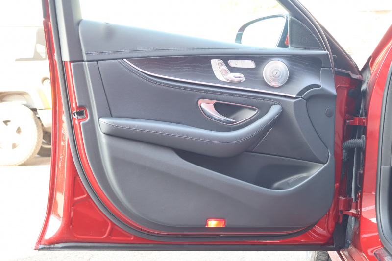 メルセデスベンツ Eクラス E220d AVG AMGﾗｲﾝ　ﾚｻﾞｰｴｸｽｸﾙｰｼﾌﾞPKG ﾚｰﾀﾞｰｾｰﾌﾃｨPKG ｴｱﾊﾞﾗﾝｽPKG ﾊﾟﾉﾗﾏSR 黒ﾅｯﾊﾟ革 ｼｰﾄﾋｰﾀｰ 純正ﾅﾋﾞ地ﾃﾞｼﾞ 360°ｶﾒﾗ Burmesterｻﾗｳﾝﾄﾞ Applecarplay Android Auto 電動Rｹﾞｰﾄ HUD PTS AMG19AW　2年保証