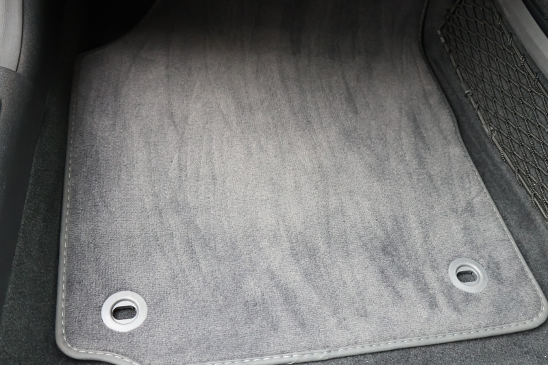 メルセデスベンツ SLKクラス SLK200 ｴｸｽｸﾙｰｼﾌﾞ　AMGｽﾎﾟｰﾂPKG ﾚｰﾀﾞｰｾｰﾌﾃｨPKG 黒革 ﾚｯﾄﾞｼｰﾄﾍﾞﾙﾄ ﾒﾓﾘｰ付ﾊﾟﾜｰｼｰﾄ ｼｰﾄﾋｰﾀｰ ｴｱｽｶｰﾌ 純正ﾅﾋﾞ地ﾃﾞｼﾞ ｷｰﾚｽGO ECOｽﾄｯﾌﾟ ｷｾﾉﾝﾍｯﾄﾞ PTS AMG18AW　2年保証