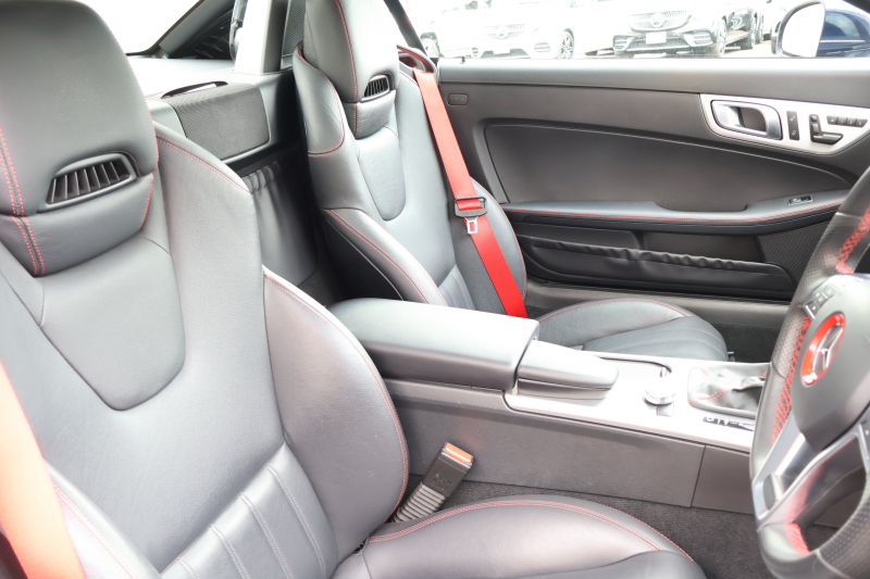 メルセデスベンツ SLKクラス SLK200 ｴｸｽｸﾙｰｼﾌﾞ　AMGｽﾎﾟｰﾂPKG ﾚｰﾀﾞｰｾｰﾌﾃｨPKG 黒革 ﾚｯﾄﾞｼｰﾄﾍﾞﾙﾄ ﾒﾓﾘｰ付ﾊﾟﾜｰｼｰﾄ ｼｰﾄﾋｰﾀｰ ｴｱｽｶｰﾌ 純正ﾅﾋﾞ地ﾃﾞｼﾞ ｷｰﾚｽGO ECOｽﾄｯﾌﾟ ｷｾﾉﾝﾍｯﾄﾞ PTS AMG18AW　2年保証