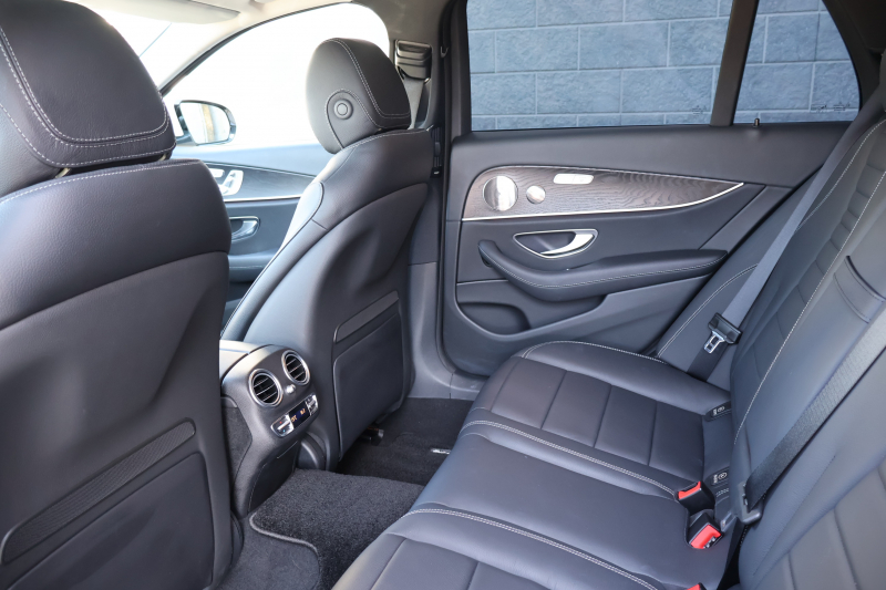 メルセデスベンツ Eクラス E220d 4MATIC ｵｰﾙﾃﾚｲﾝ(ISG搭載ﾓﾃﾞﾙ)　後期型 ｴｸｽｸﾙｰｼﾌﾞPKG ｴﾅｼﾞｬｲｼﾞﾝｸﾞPKG ﾚｰﾀﾞｰｾｰﾌﾃｨPKG ﾊﾟﾉﾗﾏSR ﾌﾞﾗｯｸ革 ｼｰﾄﾋｰﾀ ﾍﾞﾝﾁﾚｰﾀ MBUX ARﾅﾋﾞｹﾞｰｼｮﾝ Burmester ﾜｲﾔﾚｽﾁｬｰｼﾞﾝｸﾞ HUD ｴｱｻｽ 純正19ｲﾝﾁAW　2年保証