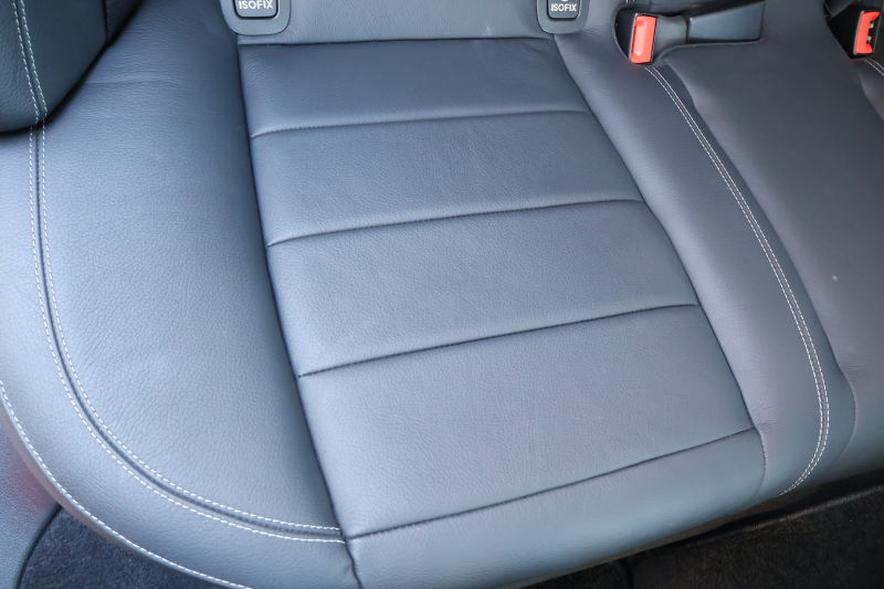 メルセデスベンツ Eクラス E220d 4MATIC ｵｰﾙﾃﾚｲﾝ(ISG搭載ﾓﾃﾞﾙ)　後期型 ｴｸｽｸﾙｰｼﾌﾞPKG ｴﾅｼﾞｬｲｼﾞﾝｸﾞPKG ﾚｰﾀﾞｰｾｰﾌﾃｨPKG ﾊﾟﾉﾗﾏSR ﾌﾞﾗｯｸ革 ｼｰﾄﾋｰﾀ ﾍﾞﾝﾁﾚｰﾀ MBUX ARﾅﾋﾞｹﾞｰｼｮﾝ Burmester ﾜｲﾔﾚｽﾁｬｰｼﾞﾝｸﾞ HUD ｴｱｻｽ 純正19ｲﾝﾁAW　2年保証