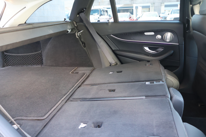 メルセデスベンツ Eクラス E220d 4MATIC ｵｰﾙﾃﾚｲﾝ(ISG搭載ﾓﾃﾞﾙ)　後期型 ｴｸｽｸﾙｰｼﾌﾞPKG ｴﾅｼﾞｬｲｼﾞﾝｸﾞPKG ﾚｰﾀﾞｰｾｰﾌﾃｨPKG ﾊﾟﾉﾗﾏSR ﾌﾞﾗｯｸ革 ｼｰﾄﾋｰﾀ ﾍﾞﾝﾁﾚｰﾀ MBUX ARﾅﾋﾞｹﾞｰｼｮﾝ Burmester ﾜｲﾔﾚｽﾁｬｰｼﾞﾝｸﾞ HUD ｴｱｻｽ 純正19ｲﾝﾁAW　2年保証