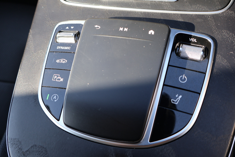 メルセデスベンツ Eクラス E220d 4MATIC ｵｰﾙﾃﾚｲﾝ(ISG搭載ﾓﾃﾞﾙ)　後期型 ｴｸｽｸﾙｰｼﾌﾞPKG ｴﾅｼﾞｬｲｼﾞﾝｸﾞPKG ﾚｰﾀﾞｰｾｰﾌﾃｨPKG ﾊﾟﾉﾗﾏSR ﾌﾞﾗｯｸ革 ｼｰﾄﾋｰﾀ ﾍﾞﾝﾁﾚｰﾀ MBUX ARﾅﾋﾞｹﾞｰｼｮﾝ Burmester ﾜｲﾔﾚｽﾁｬｰｼﾞﾝｸﾞ HUD ｴｱｻｽ 純正19ｲﾝﾁAW　2年保証