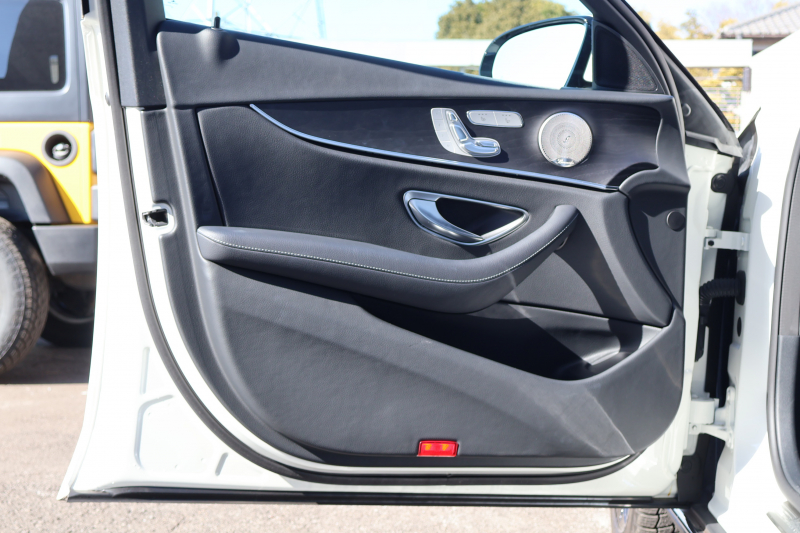 メルセデスベンツ Eクラス E220d 4MATIC ｵｰﾙﾃﾚｲﾝ(ISG搭載ﾓﾃﾞﾙ)　後期型 ｴｸｽｸﾙｰｼﾌﾞPKG ｴﾅｼﾞｬｲｼﾞﾝｸﾞPKG ﾚｰﾀﾞｰｾｰﾌﾃｨPKG ﾊﾟﾉﾗﾏSR ﾌﾞﾗｯｸ革 ｼｰﾄﾋｰﾀ ﾍﾞﾝﾁﾚｰﾀ MBUX ARﾅﾋﾞｹﾞｰｼｮﾝ Burmester ﾜｲﾔﾚｽﾁｬｰｼﾞﾝｸﾞ HUD ｴｱｻｽ 純正19ｲﾝﾁAW　2年保証