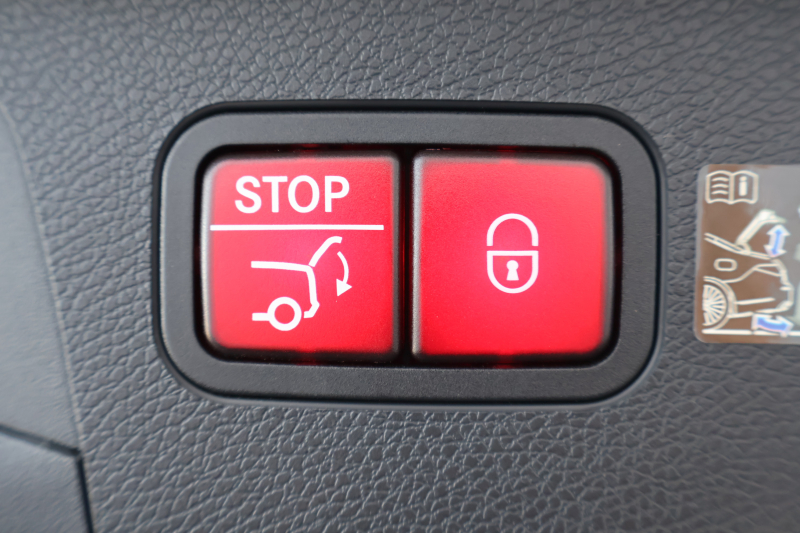 メルセデスベンツ Eクラス E220d 4MATIC ｵｰﾙﾃﾚｲﾝ(ISG搭載ﾓﾃﾞﾙ)　後期型 ｴｸｽｸﾙｰｼﾌﾞPKG ｴﾅｼﾞｬｲｼﾞﾝｸﾞPKG ﾚｰﾀﾞｰｾｰﾌﾃｨPKG ﾊﾟﾉﾗﾏSR ﾌﾞﾗｯｸ革 ｼｰﾄﾋｰﾀ ﾍﾞﾝﾁﾚｰﾀ MBUX ARﾅﾋﾞｹﾞｰｼｮﾝ Burmester ﾜｲﾔﾚｽﾁｬｰｼﾞﾝｸﾞ HUD ｴｱｻｽ 純正19ｲﾝﾁAW　2年保証