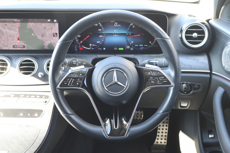 メルセデスベンツ Eクラス E220d 4MATIC ｵｰﾙﾃﾚｲﾝ(ISG搭載ﾓﾃﾞﾙ)　後期型 ｴｸｽｸﾙｰｼﾌﾞPKG ｴﾅｼﾞｬｲｼﾞﾝｸﾞPKG ﾚｰﾀﾞｰｾｰﾌﾃｨPKG ﾊﾟﾉﾗﾏSR ﾌﾞﾗｯｸ革 ｼｰﾄﾋｰﾀ ﾍﾞﾝﾁﾚｰﾀ MBUX ARﾅﾋﾞｹﾞｰｼｮﾝ Burmester ﾜｲﾔﾚｽﾁｬｰｼﾞﾝｸﾞ HUD ｴｱｻｽ 純正19ｲﾝﾁAW　2年保証