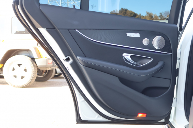 メルセデスベンツ Eクラス E220d 4MATIC ｵｰﾙﾃﾚｲﾝ(ISG搭載ﾓﾃﾞﾙ)　後期型 ｴｸｽｸﾙｰｼﾌﾞPKG ｴﾅｼﾞｬｲｼﾞﾝｸﾞPKG ﾚｰﾀﾞｰｾｰﾌﾃｨPKG ﾊﾟﾉﾗﾏSR ﾌﾞﾗｯｸ革 ｼｰﾄﾋｰﾀ ﾍﾞﾝﾁﾚｰﾀ MBUX ARﾅﾋﾞｹﾞｰｼｮﾝ Burmester ﾜｲﾔﾚｽﾁｬｰｼﾞﾝｸﾞ HUD ｴｱｻｽ 純正19ｲﾝﾁAW　2年保証