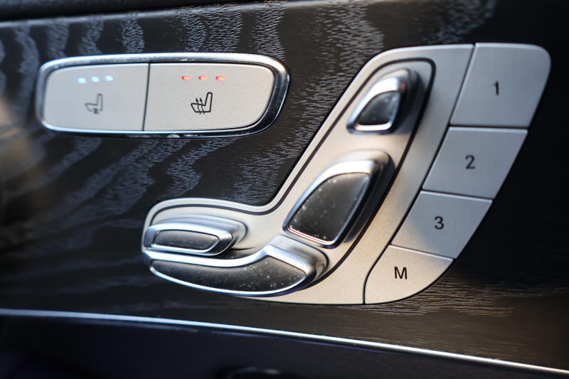 メルセデスベンツ GLC GLC220d 4MATIC AMGﾗｲﾝ　後期型 ﾚｻﾞｰｴｸｽｸﾙｰｼﾌﾞPKG ﾚｰﾀﾞｰｾｰﾌﾃｨPKG ｴｱﾊﾞﾗﾝｽPKG ﾊﾟﾉﾗﾏSR 黒革ｼｰﾄ ｼｰﾄﾋｰﾀ ﾍﾞﾝﾁﾚｰﾀ MBUX 純正10.25ｲﾝﾁﾅﾋﾞ地ﾃﾞｼﾞ ｺｯｸﾋﾟｯﾄDisp 360°ｶﾒﾗ Burmester PTS 電動Rｹﾞｰﾄ HUD AMG19ｲﾝﾁAW　2年保証