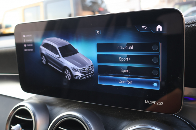 メルセデスベンツ GLC GLC220d 4MATIC AMGﾗｲﾝ　後期型 ﾚｻﾞｰｴｸｽｸﾙｰｼﾌﾞPKG ﾚｰﾀﾞｰｾｰﾌﾃｨPKG ｴｱﾊﾞﾗﾝｽPKG ﾊﾟﾉﾗﾏSR 黒革ｼｰﾄ ｼｰﾄﾋｰﾀ ﾍﾞﾝﾁﾚｰﾀ MBUX 純正10.25ｲﾝﾁﾅﾋﾞ地ﾃﾞｼﾞ ｺｯｸﾋﾟｯﾄDisp 360°ｶﾒﾗ Burmester PTS 電動Rｹﾞｰﾄ HUD AMG19ｲﾝﾁAW　2年保証