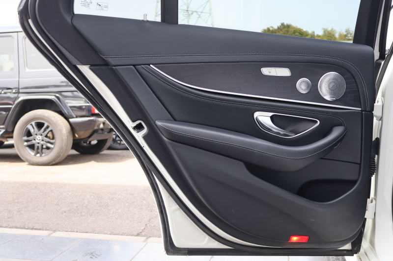 メルセデスベンツ Eクラス E200 ｽﾃｰｼｮﾝﾜｺﾞﾝ AVG ｽﾎﾟｰﾂ(本革仕様)　ﾚｰﾀﾞｰｾｰﾌﾃｨPKG ｴｱﾊﾞﾗﾝｽPKG 1ｵｰﾅｰ 黒ﾅｯﾊﾟ革 ｼｰﾄﾋｰﾀｰ 純正ﾅﾋﾞ地ﾃﾞｼﾞ 360°ｶﾒﾗ Burmesterｻﾗｳﾝﾄﾞ Applecarplay Android Auto 電動Rｹﾞｰﾄ ﾌｯﾄﾄﾗﾝｸOP ﾏﾙﾁﾋﾞｰﾑLED PTS AMG19AW　2年保証