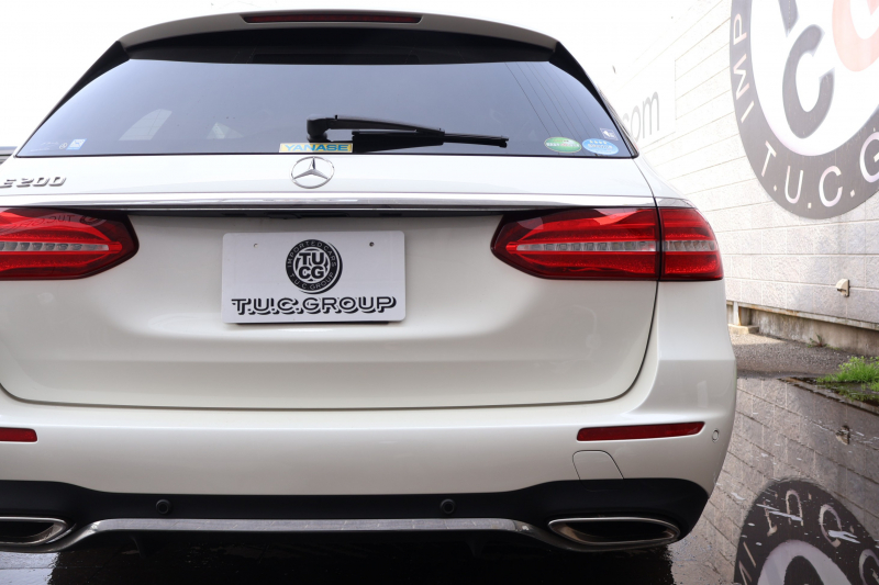 メルセデスベンツ Eクラス E200 ｽﾃｰｼｮﾝﾜｺﾞﾝ AVG ｽﾎﾟｰﾂ(本革仕様)　ﾚｰﾀﾞｰｾｰﾌﾃｨPKG ｴｱﾊﾞﾗﾝｽPKG 1ｵｰﾅｰ 黒ﾅｯﾊﾟ革 ｼｰﾄﾋｰﾀｰ 純正ﾅﾋﾞ地ﾃﾞｼﾞ 360°ｶﾒﾗ Burmesterｻﾗｳﾝﾄﾞ Applecarplay Android Auto 電動Rｹﾞｰﾄ ﾌｯﾄﾄﾗﾝｸOP ﾏﾙﾁﾋﾞｰﾑLED PTS AMG19AW　2年保証