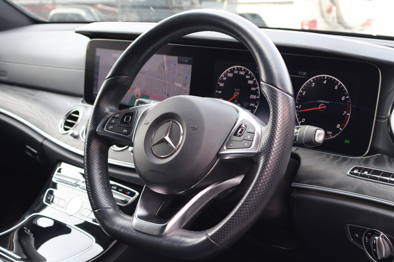 メルセデスベンツ Eクラス E200 ｽﾃｰｼｮﾝﾜｺﾞﾝ AVG ｽﾎﾟｰﾂ(本革仕様)　ﾚｰﾀﾞｰｾｰﾌﾃｨPKG ｴｱﾊﾞﾗﾝｽPKG 1ｵｰﾅｰ 黒ﾅｯﾊﾟ革 ｼｰﾄﾋｰﾀｰ 純正ﾅﾋﾞ地ﾃﾞｼﾞ 360°ｶﾒﾗ Burmesterｻﾗｳﾝﾄﾞ Applecarplay Android Auto 電動Rｹﾞｰﾄ ﾌｯﾄﾄﾗﾝｸOP ﾏﾙﾁﾋﾞｰﾑLED PTS AMG19AW　2年保証