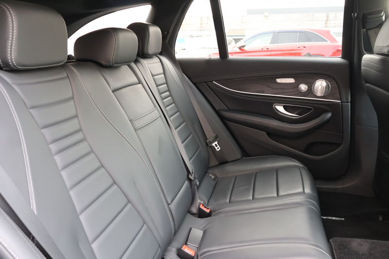 メルセデスベンツ Eクラス E200 ｽﾃｰｼｮﾝﾜｺﾞﾝ AVG ｽﾎﾟｰﾂ(本革仕様)　ﾚｰﾀﾞｰｾｰﾌﾃｨPKG ｴｱﾊﾞﾗﾝｽPKG 1ｵｰﾅｰ 黒ﾅｯﾊﾟ革 ｼｰﾄﾋｰﾀｰ 純正ﾅﾋﾞ地ﾃﾞｼﾞ 360°ｶﾒﾗ Burmesterｻﾗｳﾝﾄﾞ Applecarplay Android Auto 電動Rｹﾞｰﾄ ﾌｯﾄﾄﾗﾝｸOP ﾏﾙﾁﾋﾞｰﾑLED PTS AMG19AW　2年保証