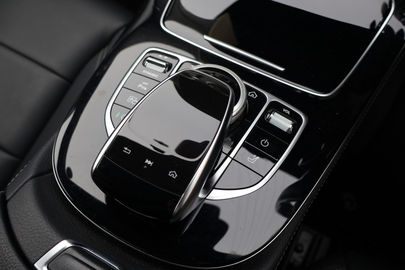 メルセデスベンツ Eクラス E200 ｽﾃｰｼｮﾝﾜｺﾞﾝ AVG ｽﾎﾟｰﾂ(本革仕様)　ﾚｰﾀﾞｰｾｰﾌﾃｨPKG ｴｱﾊﾞﾗﾝｽPKG 1ｵｰﾅｰ 黒ﾅｯﾊﾟ革 ｼｰﾄﾋｰﾀｰ 純正ﾅﾋﾞ地ﾃﾞｼﾞ 360°ｶﾒﾗ Burmesterｻﾗｳﾝﾄﾞ Applecarplay Android Auto 電動Rｹﾞｰﾄ ﾌｯﾄﾄﾗﾝｸOP ﾏﾙﾁﾋﾞｰﾑLED PTS AMG19AW　2年保証