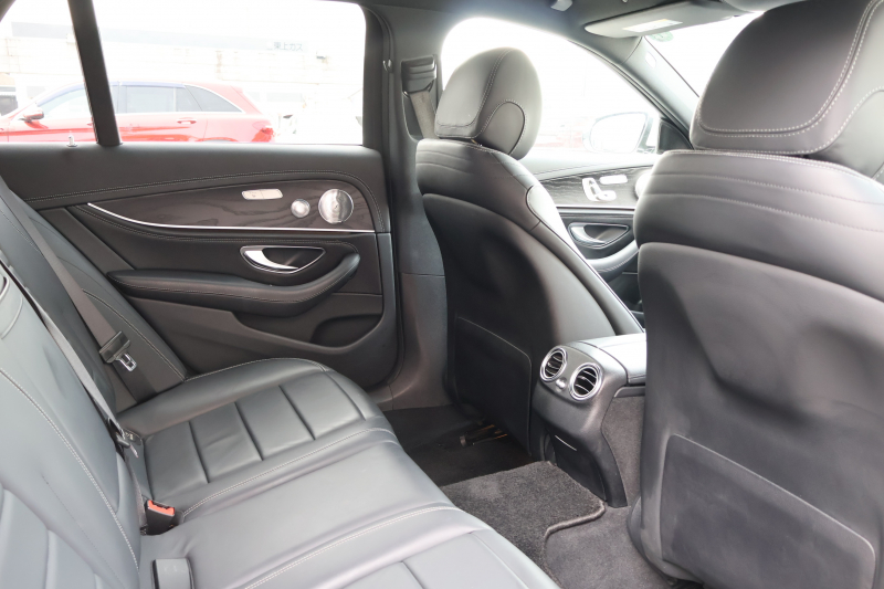 メルセデスベンツ Eクラス E200 ｽﾃｰｼｮﾝﾜｺﾞﾝ AVG ｽﾎﾟｰﾂ(本革仕様)　ﾚｰﾀﾞｰｾｰﾌﾃｨPKG ｴｱﾊﾞﾗﾝｽPKG 1ｵｰﾅｰ 黒ﾅｯﾊﾟ革 ｼｰﾄﾋｰﾀｰ 純正ﾅﾋﾞ地ﾃﾞｼﾞ 360°ｶﾒﾗ Burmesterｻﾗｳﾝﾄﾞ Applecarplay Android Auto 電動Rｹﾞｰﾄ ﾌｯﾄﾄﾗﾝｸOP ﾏﾙﾁﾋﾞｰﾑLED PTS AMG19AW　2年保証