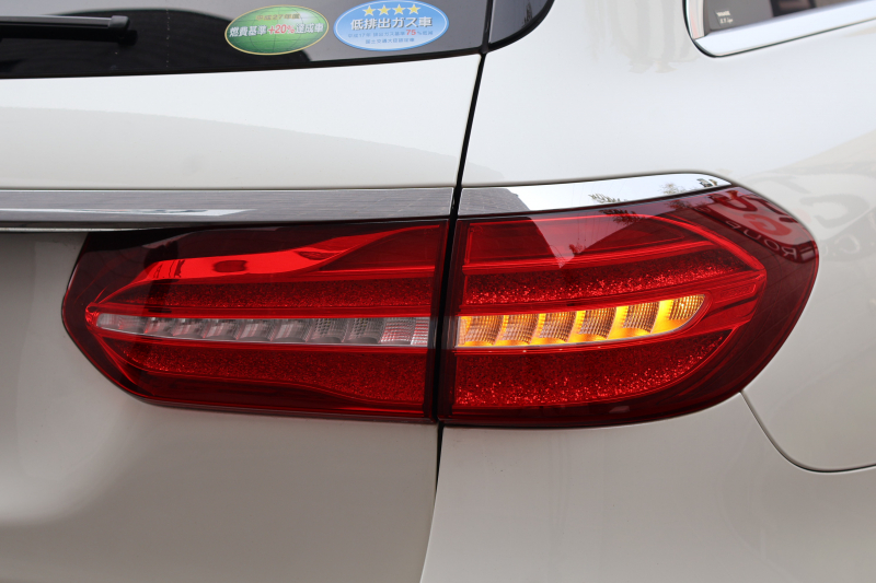 メルセデスベンツ Eクラス E200 ｽﾃｰｼｮﾝﾜｺﾞﾝ AVG ｽﾎﾟｰﾂ(本革仕様)　ﾚｰﾀﾞｰｾｰﾌﾃｨPKG ｴｱﾊﾞﾗﾝｽPKG 1ｵｰﾅｰ 黒ﾅｯﾊﾟ革 ｼｰﾄﾋｰﾀｰ 純正ﾅﾋﾞ地ﾃﾞｼﾞ 360°ｶﾒﾗ Burmesterｻﾗｳﾝﾄﾞ Applecarplay Android Auto 電動Rｹﾞｰﾄ ﾌｯﾄﾄﾗﾝｸOP ﾏﾙﾁﾋﾞｰﾑLED PTS AMG19AW　2年保証